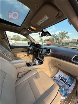 جیپ گراند شیرۆکی